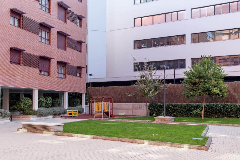 Relajate Despues De Patear Madridアパートメント エクステリア 写真